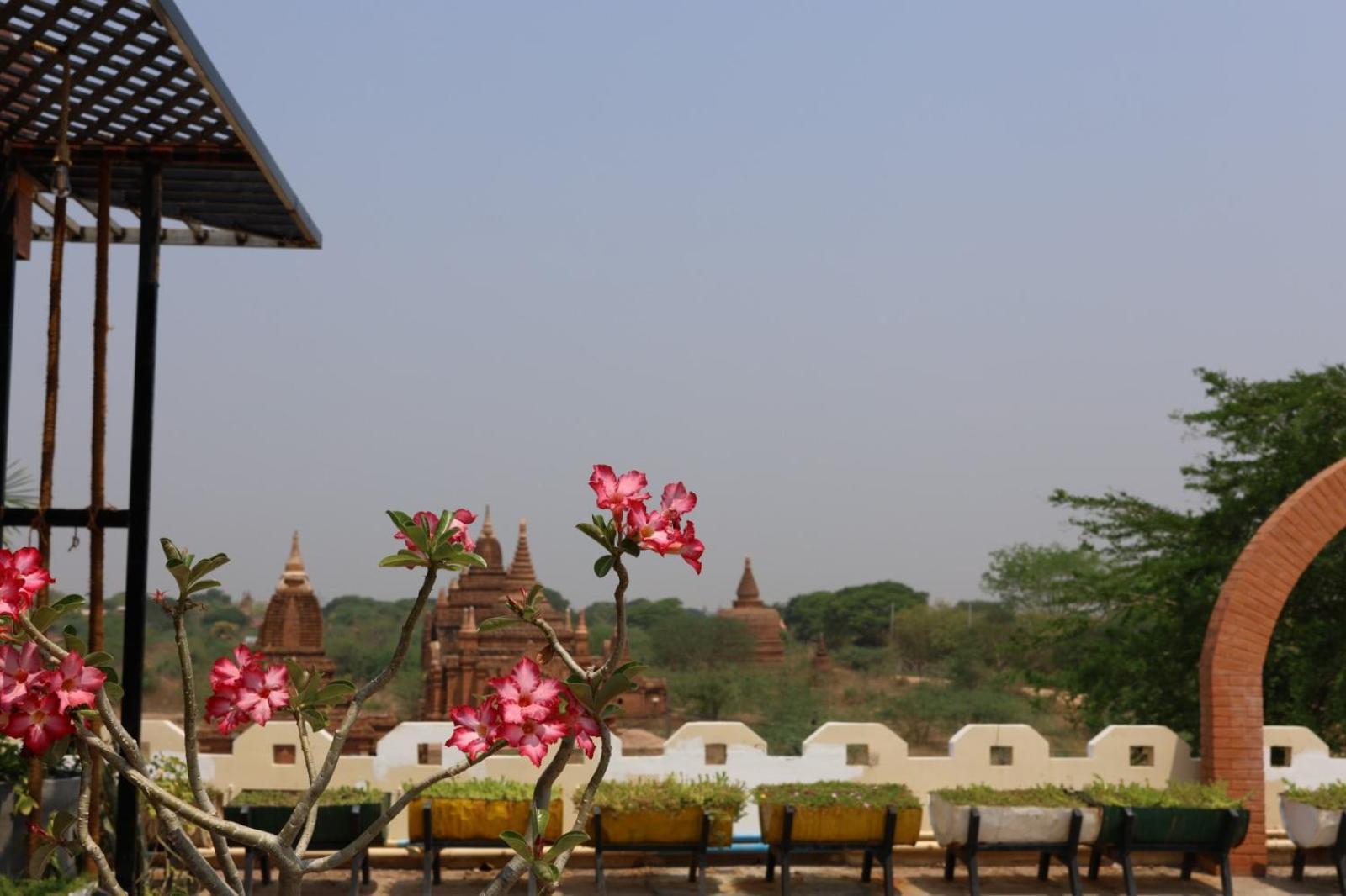 Temple View Hotel Bagan Exteriör bild